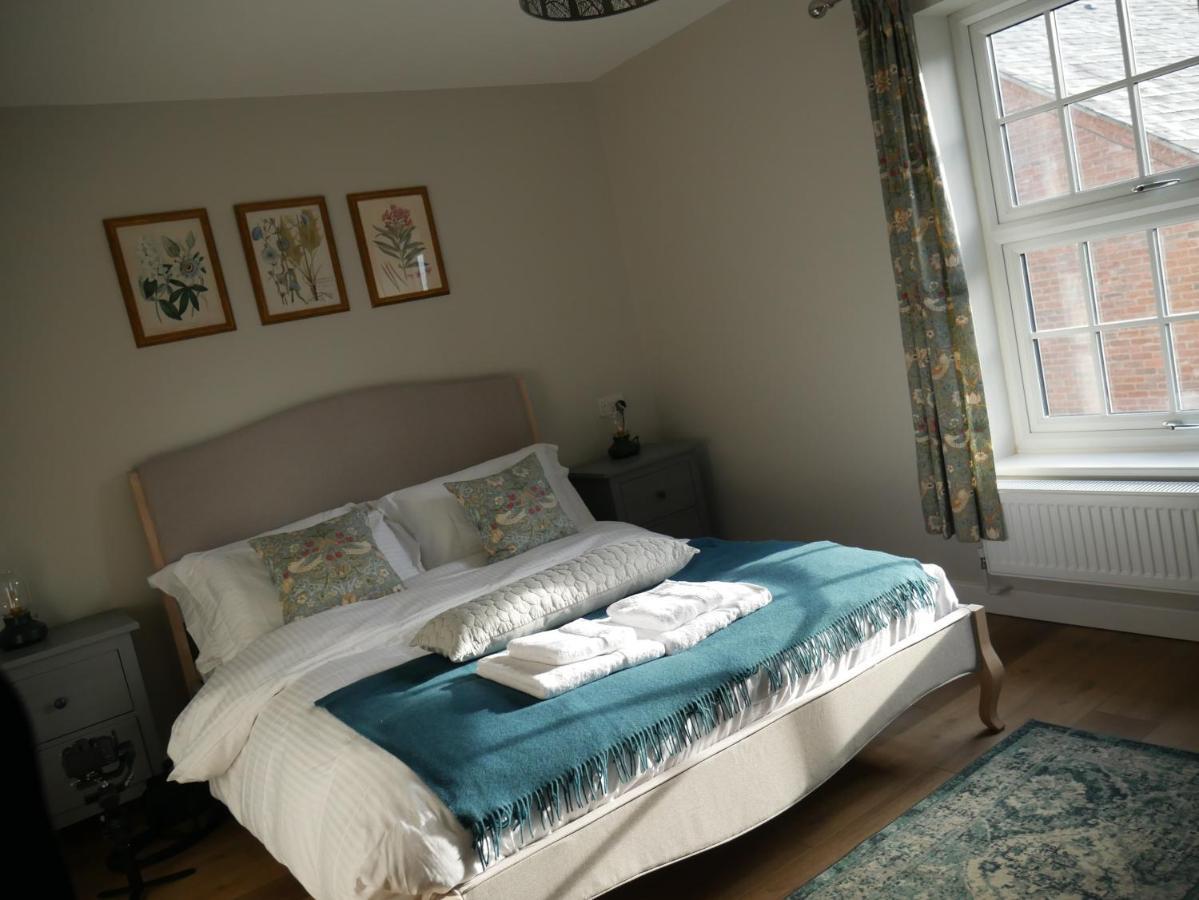 The Fox And Hounds Hotel *